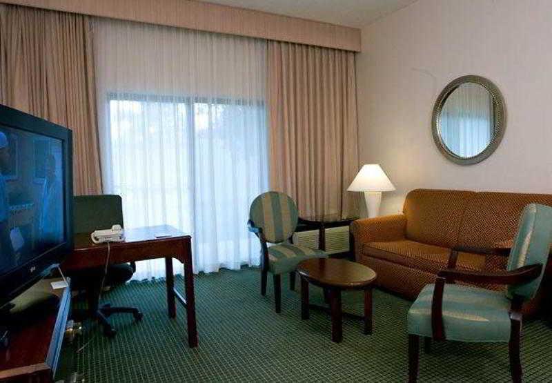 Courtyard Lafayette Airport Hotel Quarto foto